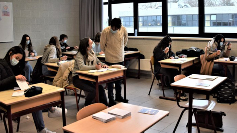 VKO Vlaams wiskundeonderwijs in het slop? VKO stuurt maar liefst elf leerlingen naar volgende ronde van Europese Statistiekolympiade